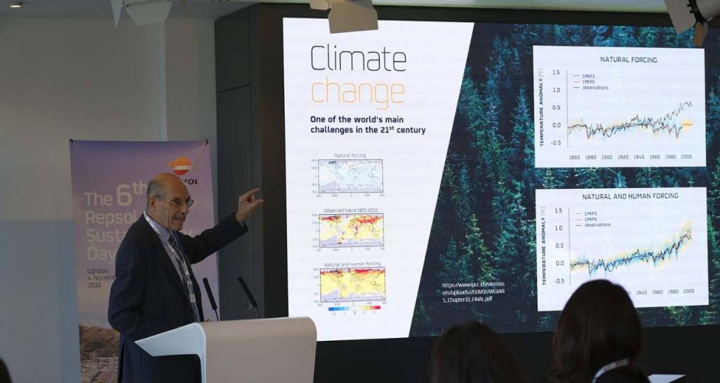 Mariano Marzo giving a presentation on climate change