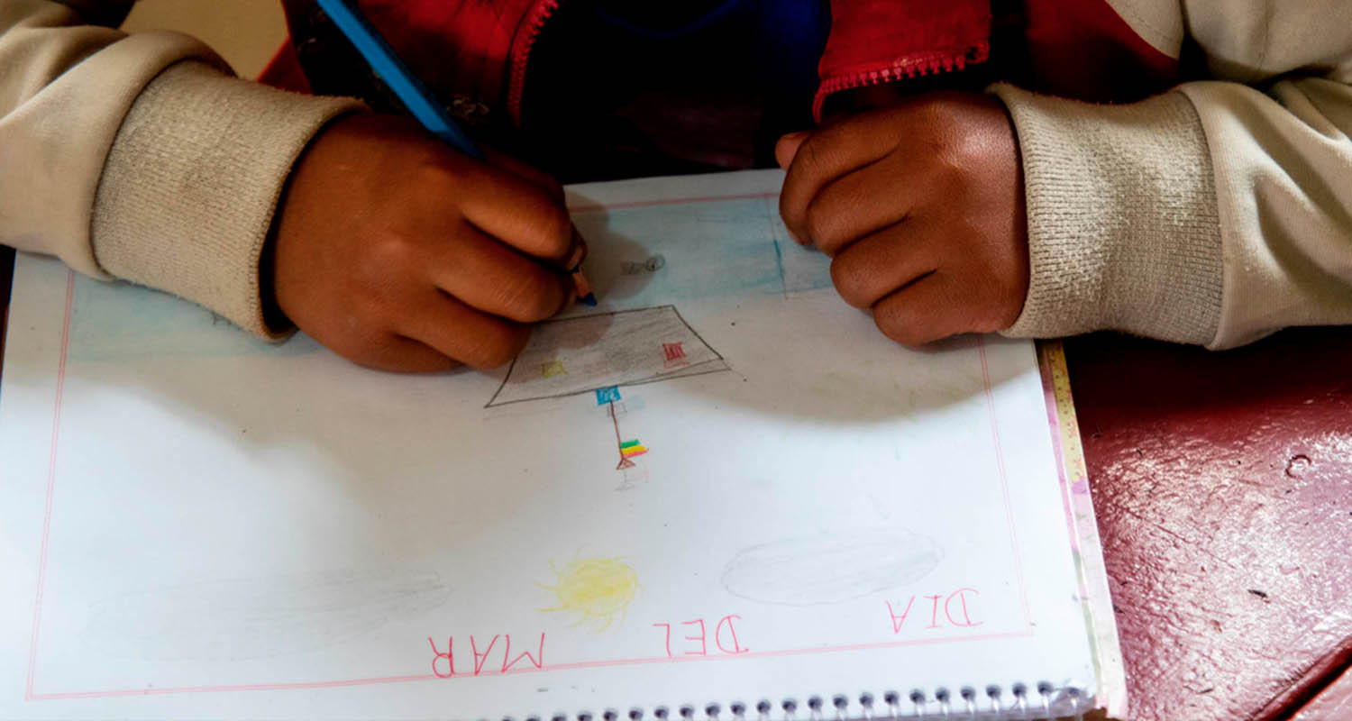 Comunidades y valor compartido. Vista de un dibujo infantil del día del mar