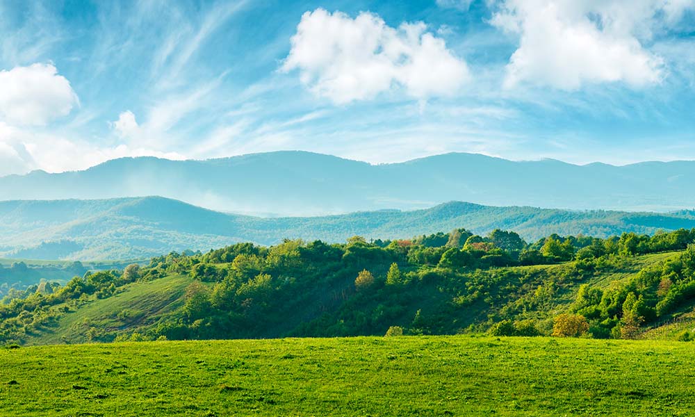 Nubes y un valle